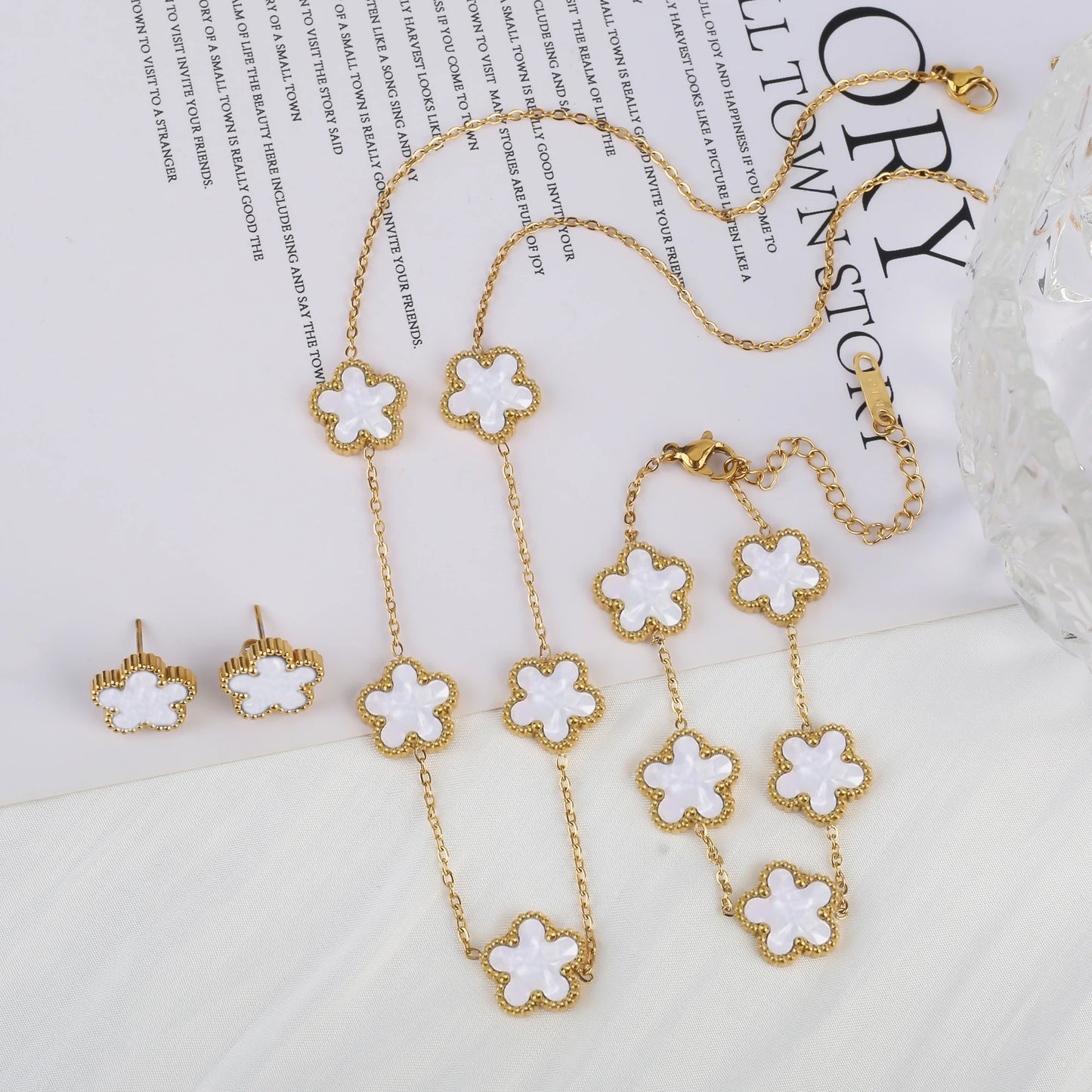 Simple 316L Stainless Steel Flower Five Leaf Necklace Bracelet Earrings 18K Gold Plated Jewelry Set for Women Girl Gift Clover