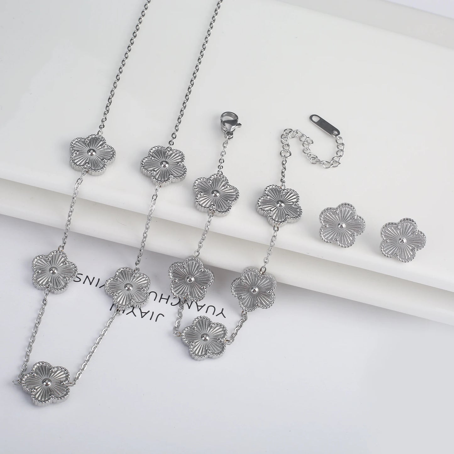 Simple 316L Stainless Steel Flower Five Leaf Necklace Bracelet Earrings 18K Gold Plated Jewelry Set for Women Girl Gift Clover