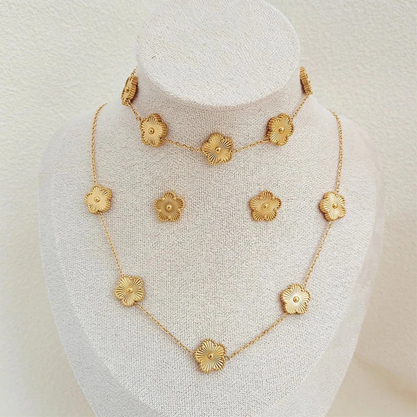 Simple 316L Stainless Steel Flower Five Leaf Necklace Bracelet Earrings 18K Gold Plated Jewelry Set for Women Girl Gift Clover
