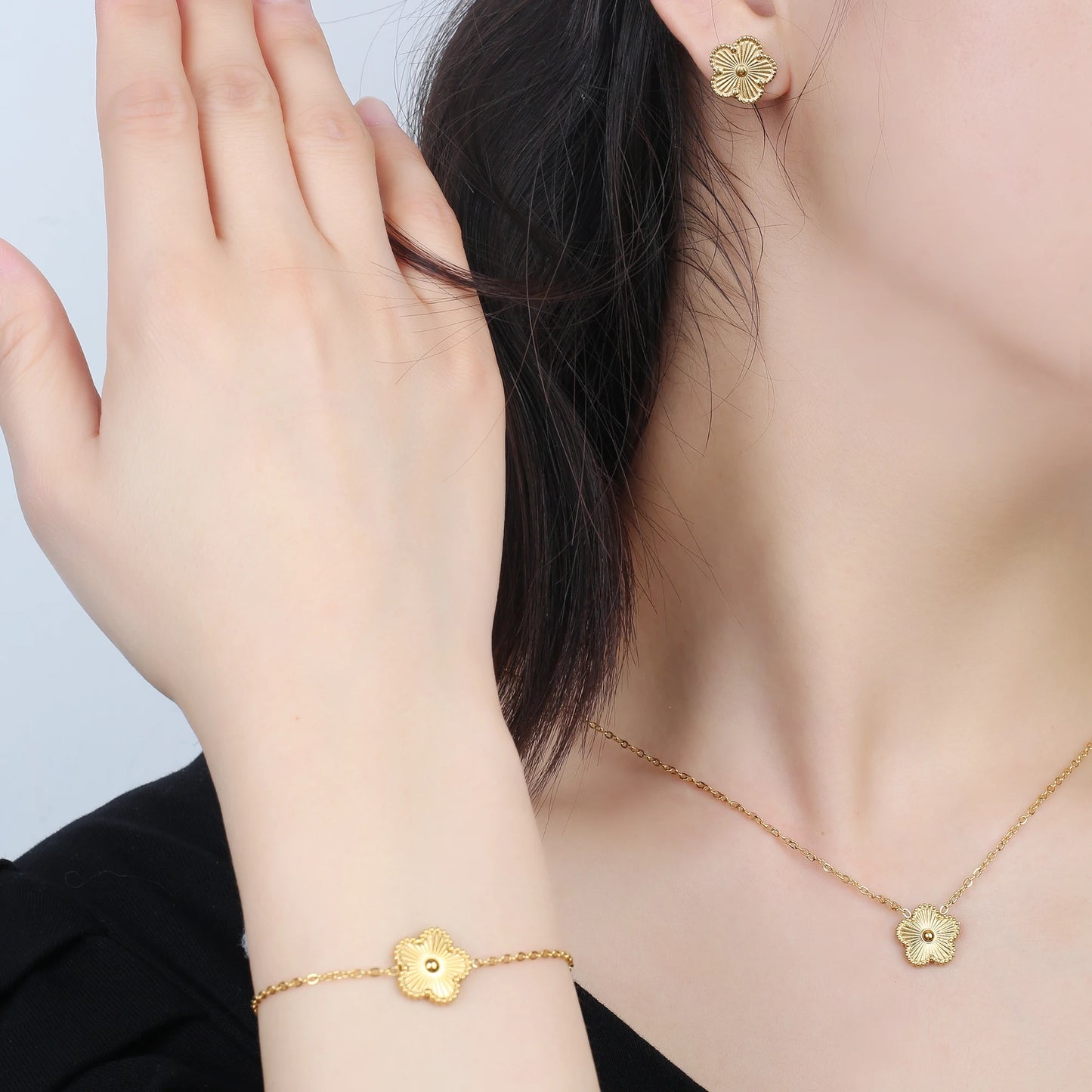 Simple 316L Stainless Steel Flower Five Leaf Necklace Bracelet Earrings 18K Gold Plated Jewelry Set for Women Girl Gift Clover