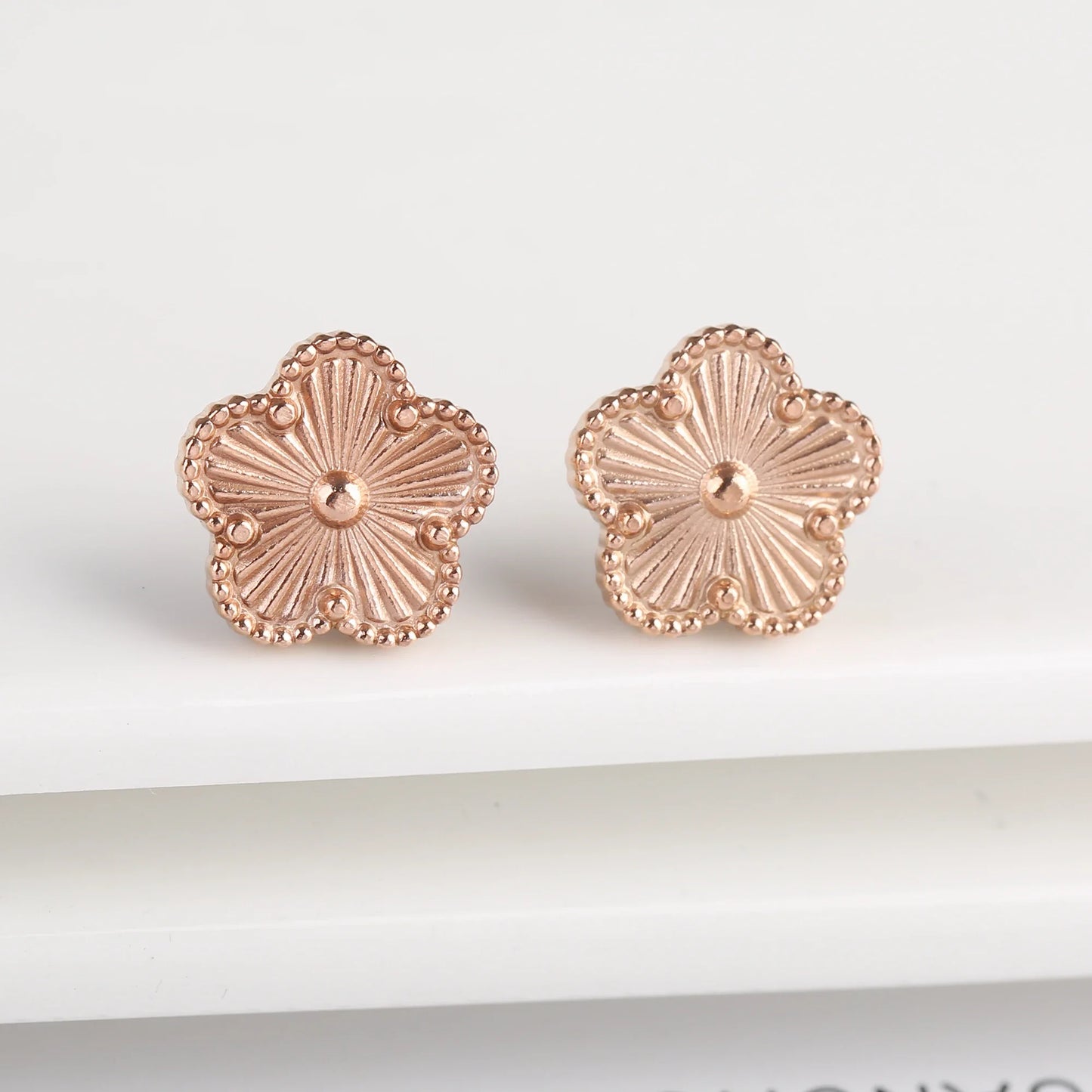 Hot Sale Stainless Steel Laser Five Leaf Flower Petal Adjustable Clover Bracelet Classic for Woman Girl Brand Jewelry Party Gift